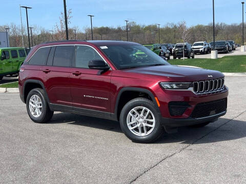 2025 Jeep Grand Cherokee Laredo