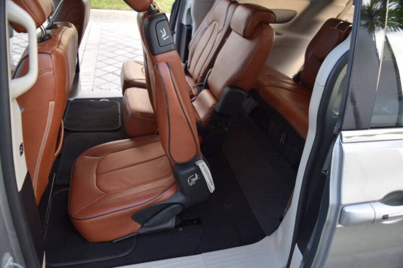 2017 Chrysler Pacifica Touring