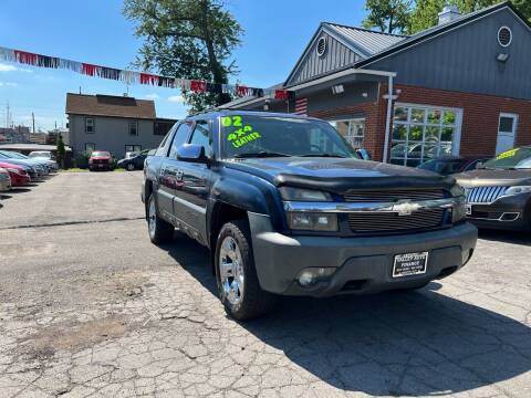2002 Chevrolet Avalanche for sale at Valley Auto Finance in Warren OH