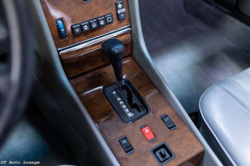 1986 Mercedes-Benz 560-Class 61