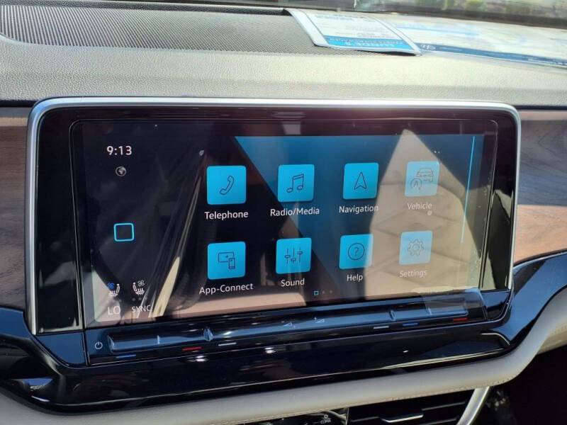 2025 Volkswagen Atlas SE