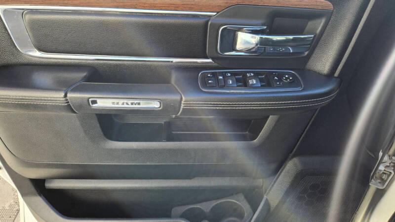 2017 RAM 1500 Laramie