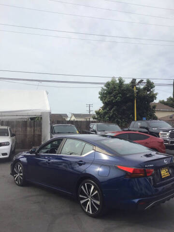 2022 Nissan Altima 2.5 SR