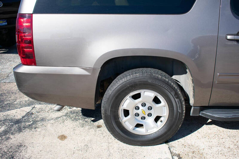 2012 Chevrolet Suburban LS