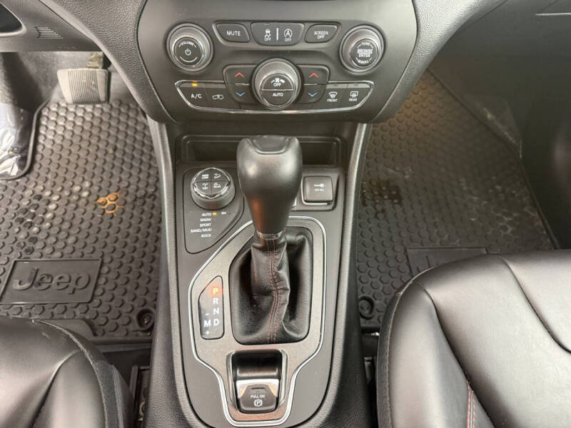 2022 Jeep Cherokee Trailhawk