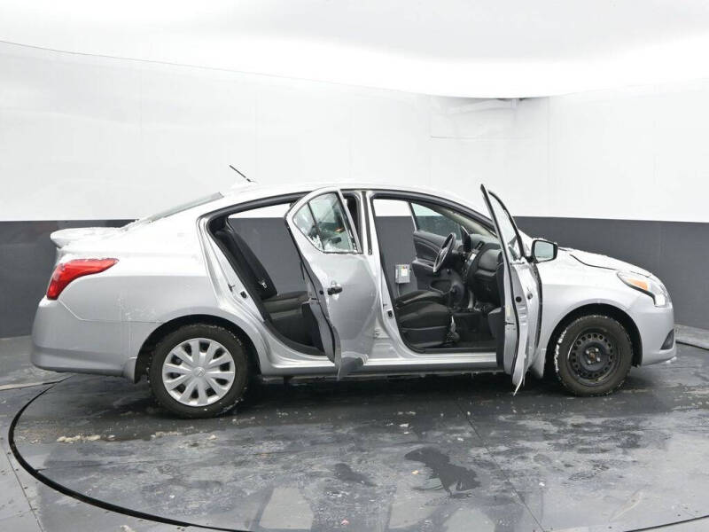 2019 Nissan Versa S Plus