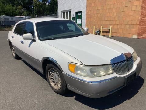 1999 Lincoln Town Car for sale at KOB Auto SALES in Hatfield PA
