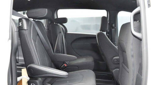 2024 Chrysler Pacifica Touring