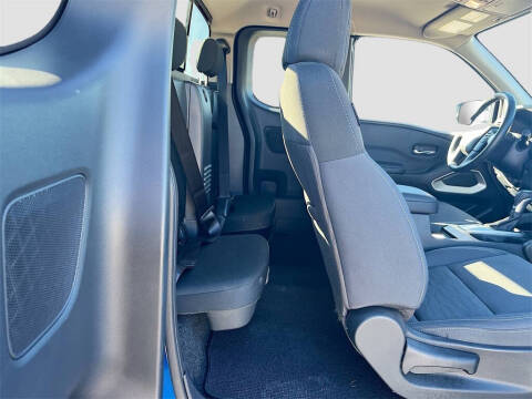 2024 Nissan Frontier SV