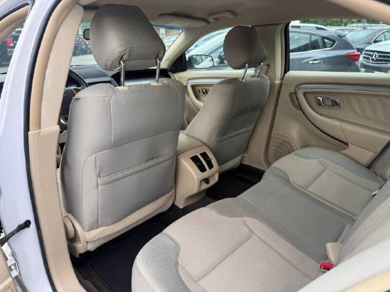 2014 Ford Taurus SEL