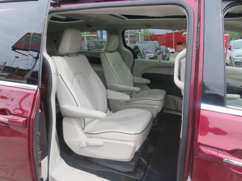 2018 Chrysler Pacifica Hybrid Limited