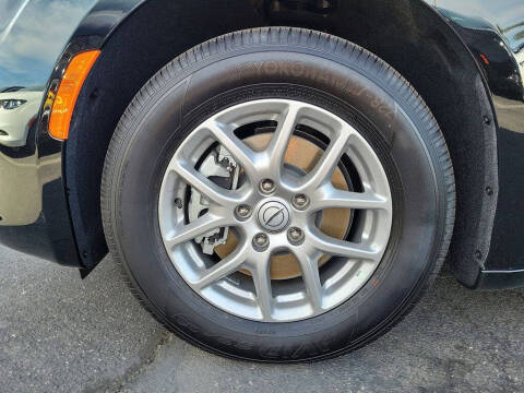 2025 Chrysler Voyager LX