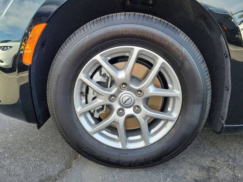 2025 Chrysler Voyager LX