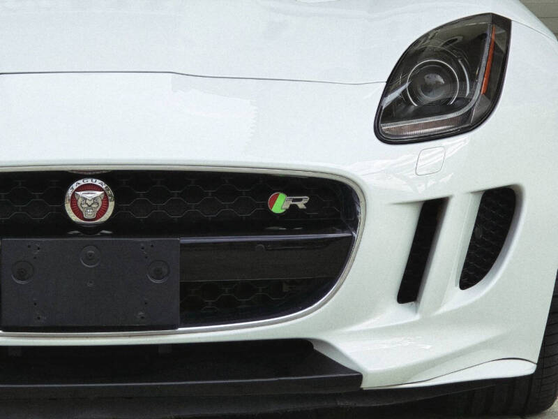 2016 Jaguar F-TYPE R