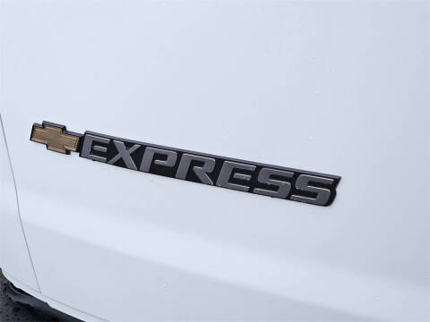 2025 Chevrolet Express 3500