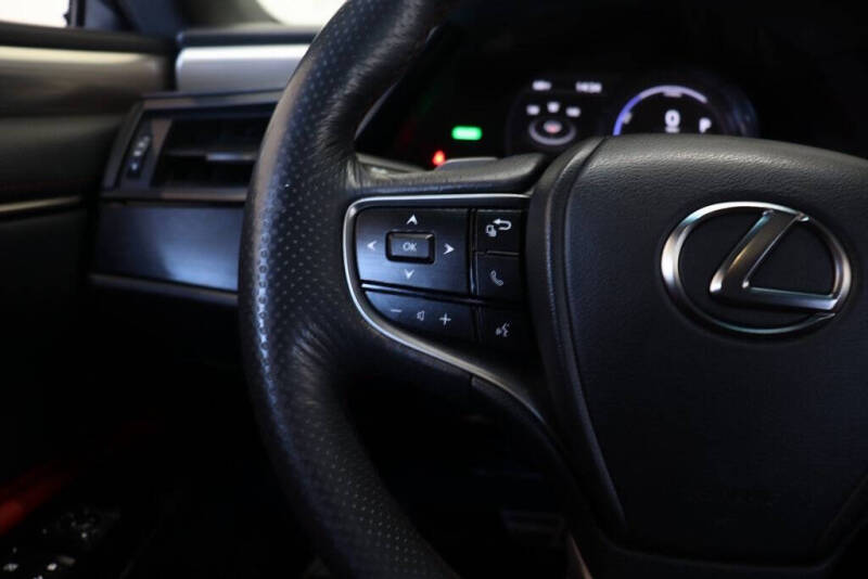 2022 Lexus ES 300h F SPORT