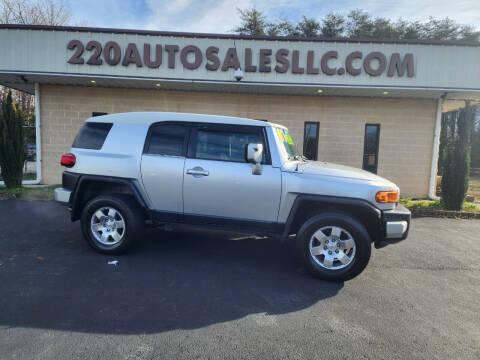 2007 Toyota FJ Cruiser for sale at 220 Auto Sales LLC in Madison NC