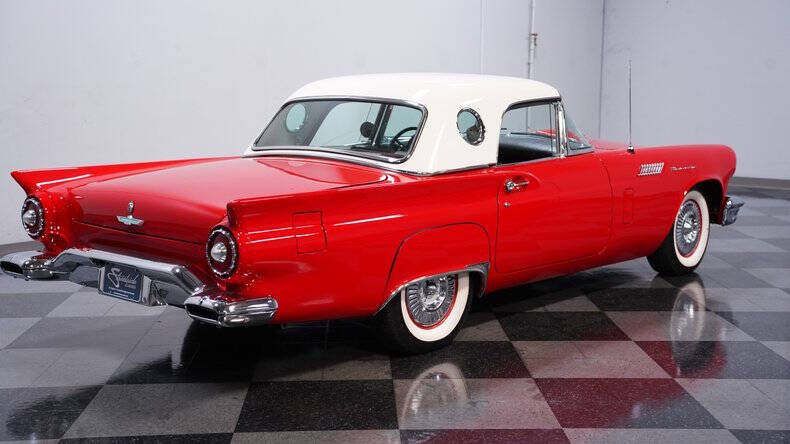 1957 Ford Thunderbird