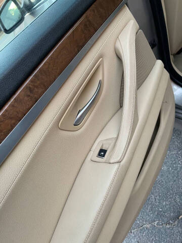 2012 BMW 5 Series 535i