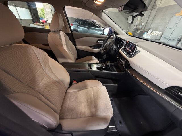 2022 Nissan Rogue SV