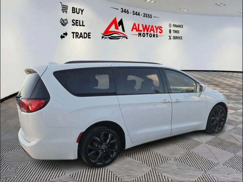 2019 Chrysler Pacifica Touring L Plus