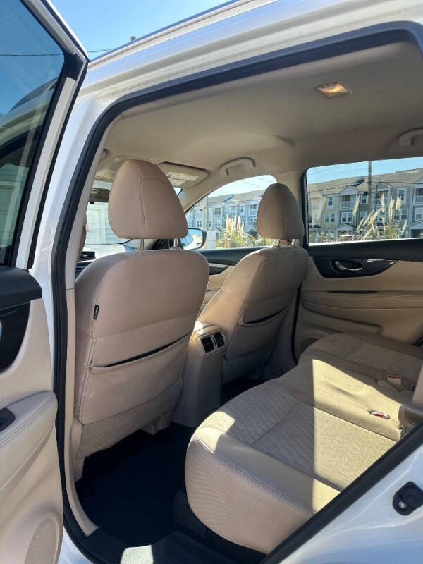 2017 Nissan Rogue SV