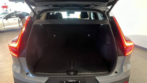 2025 Volvo XC40 B5 Plus Bright Theme