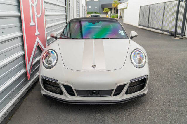 2019 Porsche 911 35
