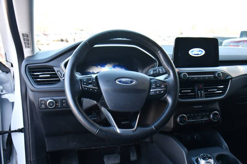 2021 Ford Escape Hybrid Titanium