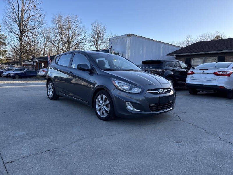 2012 Hyundai Accent SE