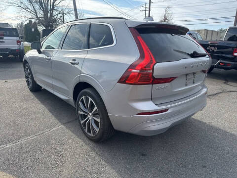 2022 Volvo XC60 B5 Momentum