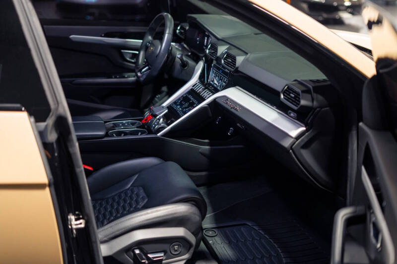 2020 Lamborghini Urus