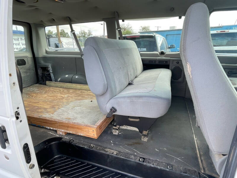 2006 Ford E-Series E-350 SD XLT