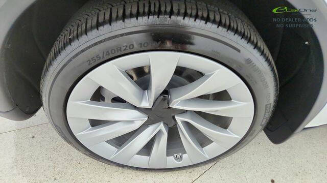 2026 Tesla Model Y Premium