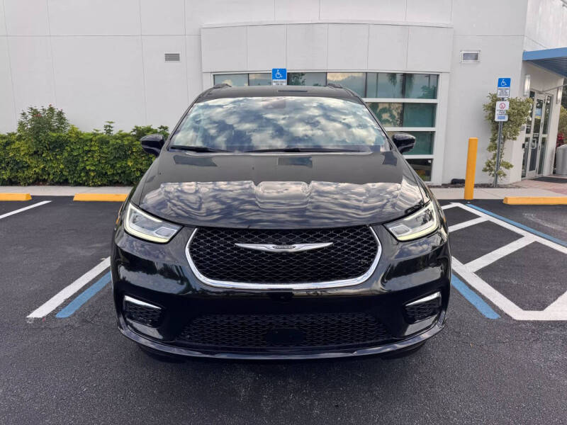 2022 Chrysler Pacifica Touring L