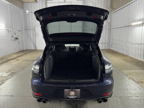 2021 Porsche Macan Turbo