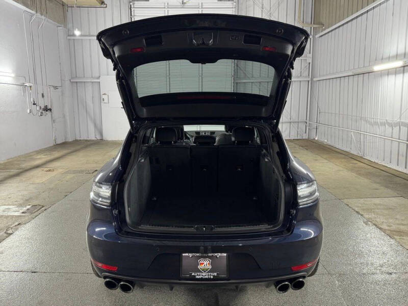 2021 Porsche Macan Turbo
