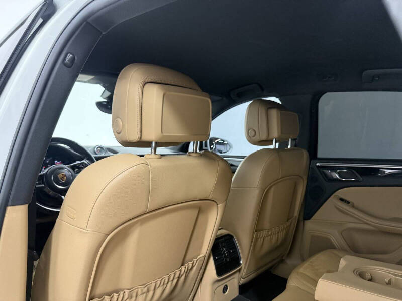 2017 Porsche Macan