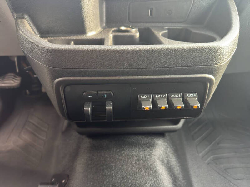 2017 Ford Transit 150 XLT