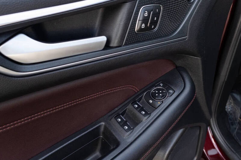 2021 Ford Edge Titanium