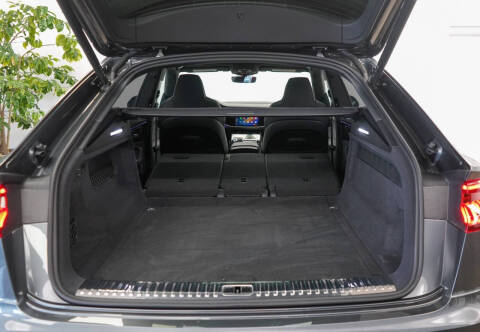 2023 Audi SQ8 4.0T quattro Premium Plus