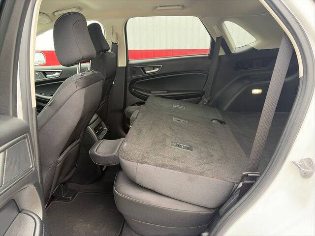 2022 Ford Edge SE