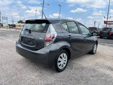 2014 Toyota Prius c Three