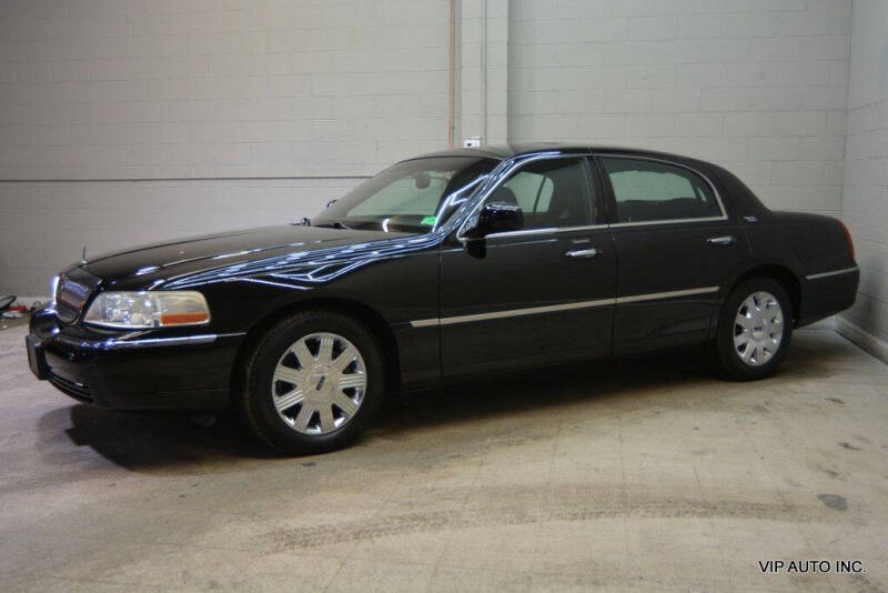 2005 Lincoln Town Car Signature Limited