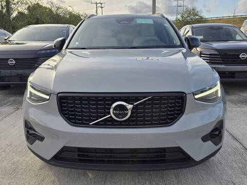 2026 Volvo XC40 B5 Plus