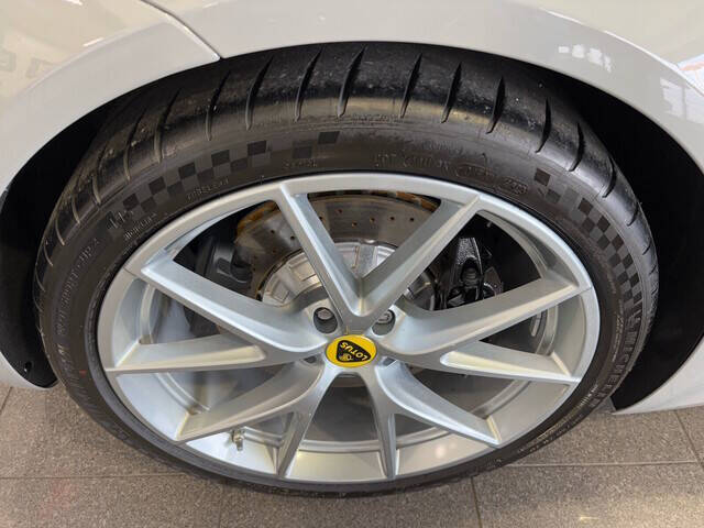 2024 Lotus Emira 10