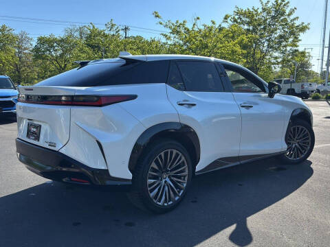 2023 Lexus RZ 450e Luxury