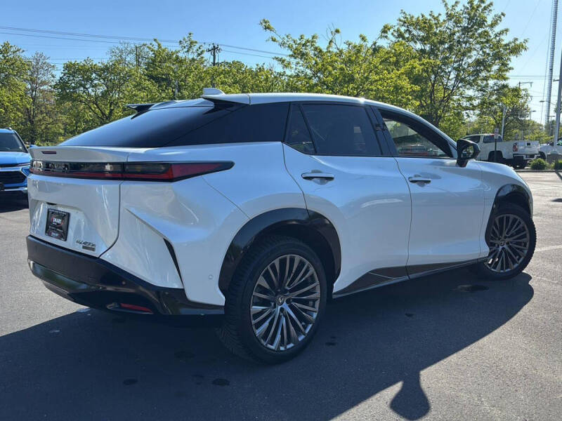2023 Lexus RZ 450e Luxury
