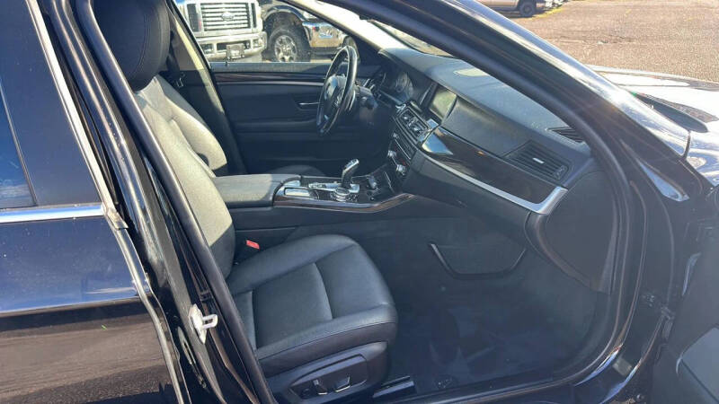 2016 BMW 5 Series 528i