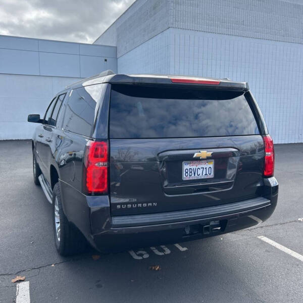 2017 Chevrolet Suburban LT